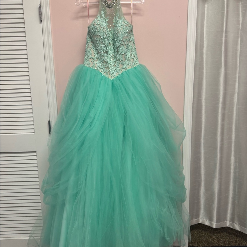 Quinceañera dress Elegant Mint Green Lace and Tulle